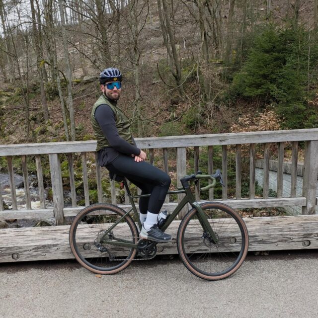 🚴‍♂️🌲 Saisoneröffnung – wir rollen wieder!

Zur Saisoneröffnung geht’s gemeinsam in den Dresdner Norden – begleitet von unserem Kollegen @offroadfelix 🙌

Die Graveltour ist perfekt für alle, die sich die müden Winterbeine ausschütteln wollen.

👉 ca. 50 km im moderaten Tempo – gemeinsam, entspannt und mit guter Stimmung!

📍 Start: Filiale Dresden Klotzsche
⏰ Abfahrt: 10:00 Uhr

Kommt vorbei und startet mit uns in die neue Saison – wir freuen uns auf euch! 🔥

#bikepointdresden #seasonstart #groupride #gravelride #dresden