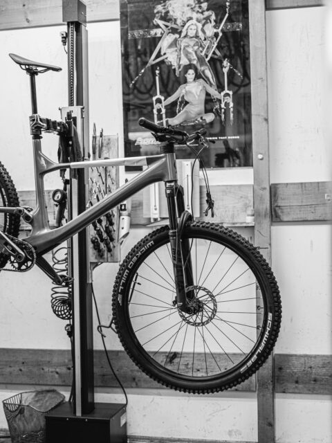 Auch in diesem Jahr verbringen wir Ostern am liebsten auf dem Rad, mit der Familie und einer guten Portion Ruhe 🌿🚴♂️
Deshalb bleiben unsere Filialen am Karsamstag, den 04.04.2026, geschlossen.
Unsere Filiale in Freital gönnt sich zusätzlich eine kleine Pause:
Vom 04.04. bis einschließlich 13.04.2026 bleibt sie für Verkauf, Beratung und Werkstatt geschlossen.
Für Notfälle am Rad ist unsere Filiale in Dresden-Plauen natürlich weiterhin für euch da 🔧
Wir wünschen euch entspannte Ostertage und viele schöne Kilometer 🐣✨
#ostern #rideyourbike #bikelife #gravelride #rennradliebe