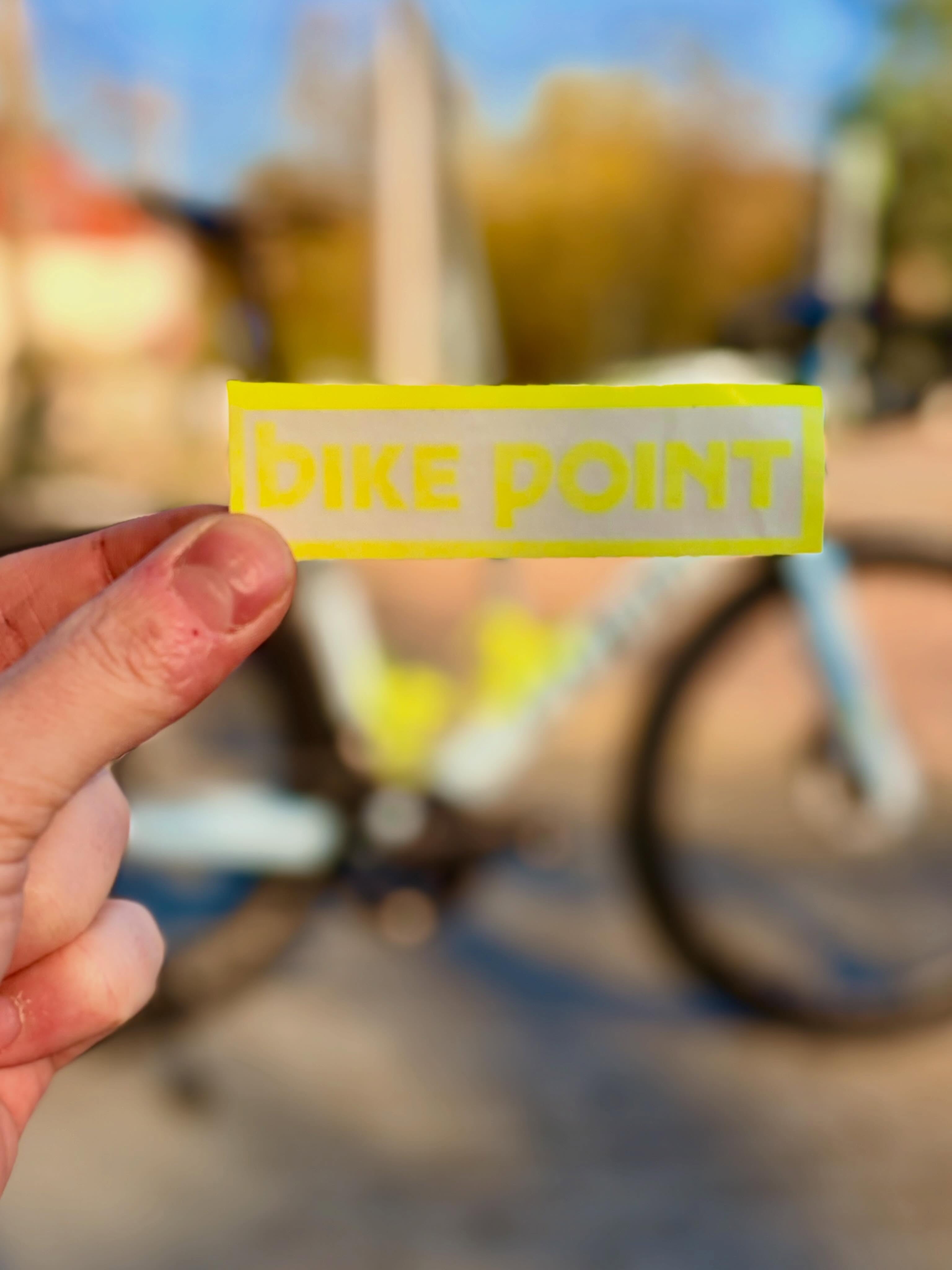 🍻 Unser Ausblick in Vorbereitung auf den kommenden Vatertag!
Damit uns die Style-Polizei unterwegs nicht rauswinkt, haben wir mit einem Farb-Match vorgesorgt! 😎
#roadbike #bikepointdresden #bikes #colour #stylepolizei