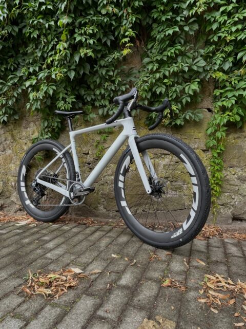 Das Ridley ASTR gibt’s von der Stange – oder du konfigurierst dir deine ganz persönliche Waffe. 🔥🚀
Serie oder Custom? Du hast die Wahl. 😎
#ridley #ridleyastr #gravelbike #gravelcycling #bikepointdresden